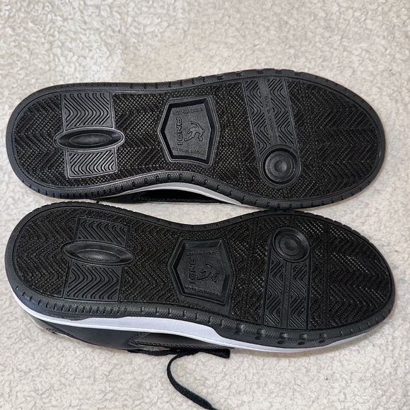 Andi Odor Control sneakers in size 8 black/white new without tags or box - Picture 9 of 11